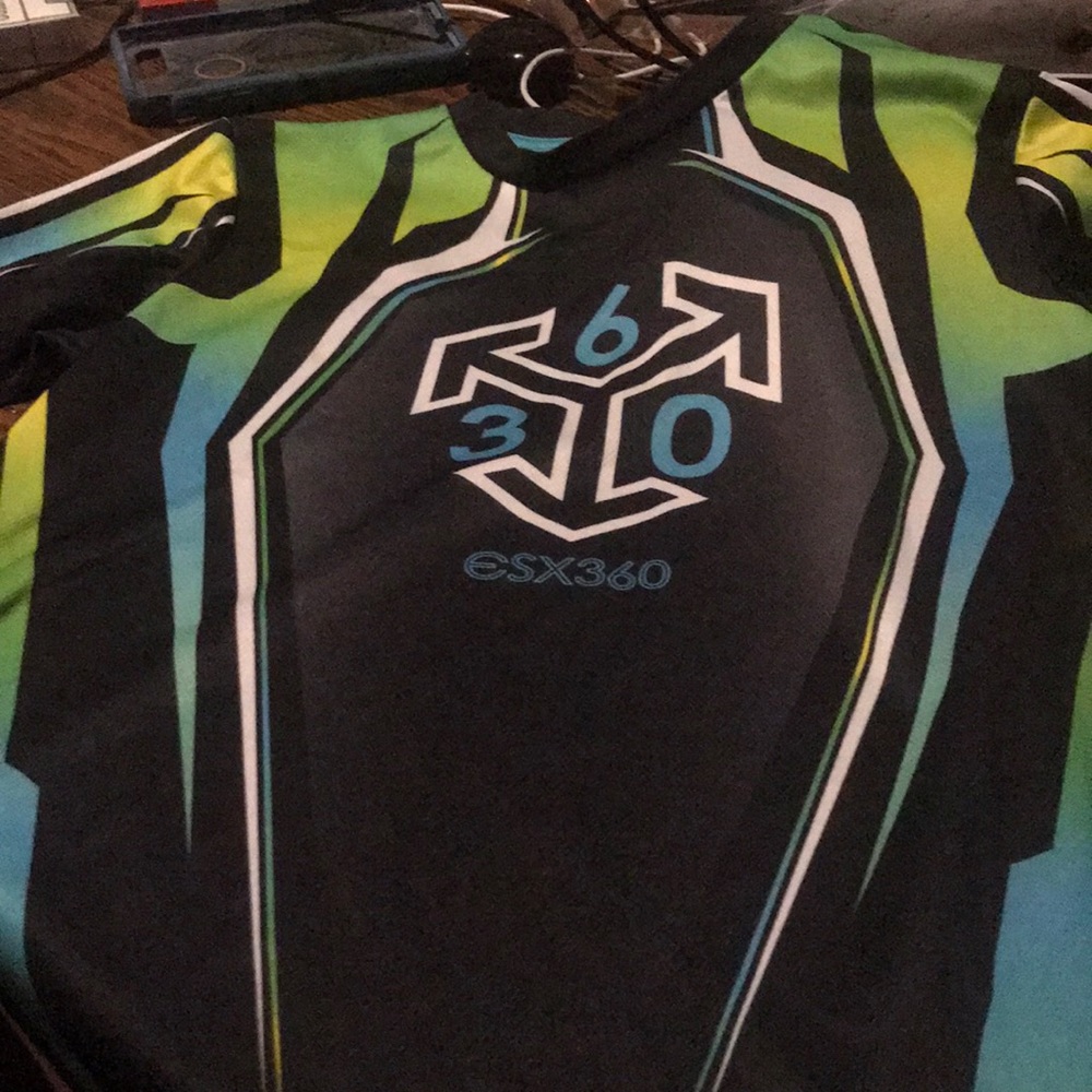 Boys 14/16 NWOT athletic shirt